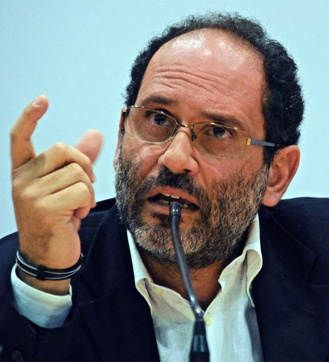 Antonio Ingroia ci riprova, parte per l'Ecuador in difesa dell'ex presidente Correa