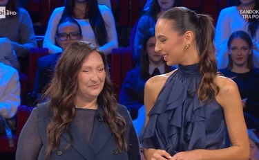 Affari Tuoi, clamoroso: quanti anni ha la mamma di Giulia