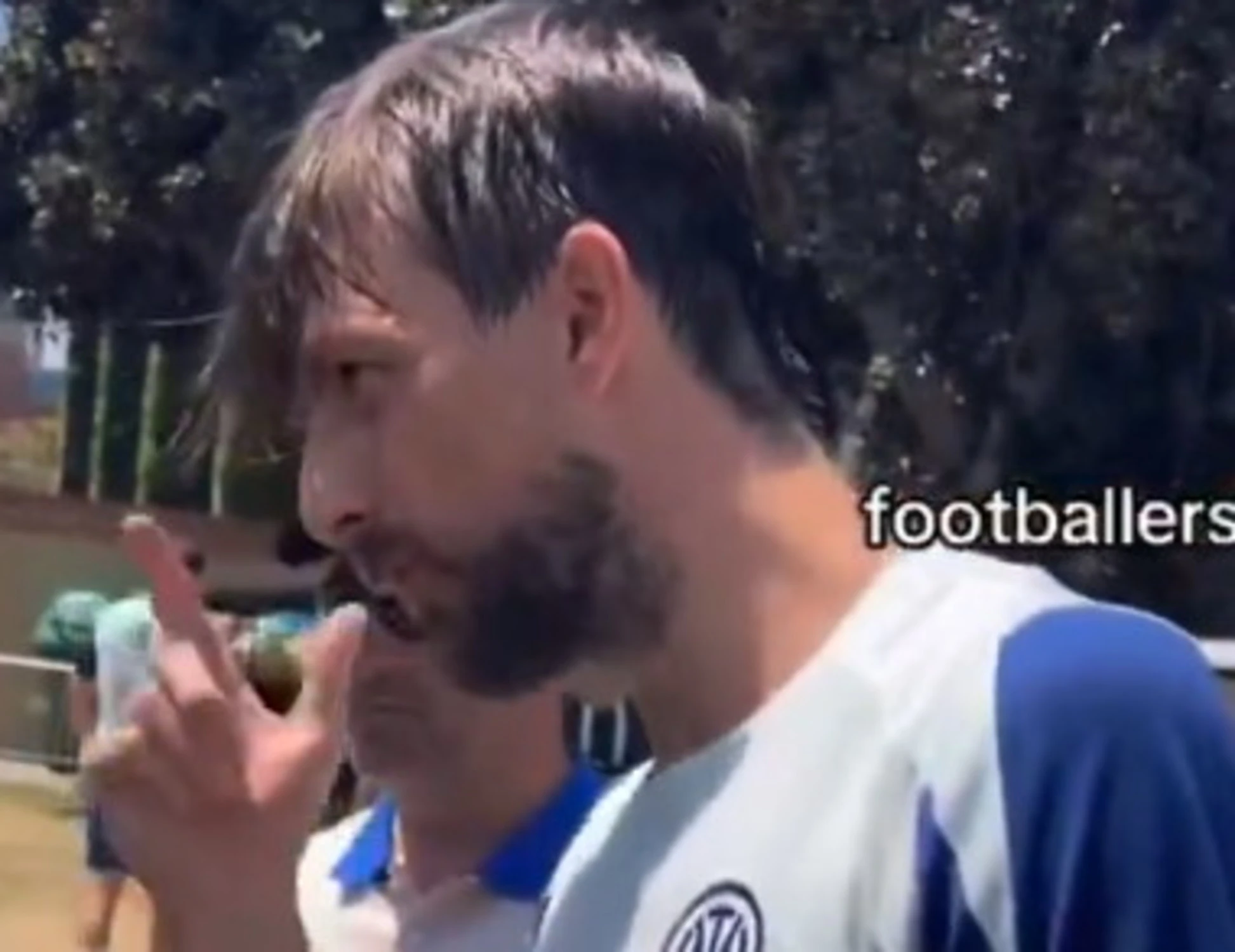 Francesco Acerbi minaccia il tifoso: cosa proprio non torna