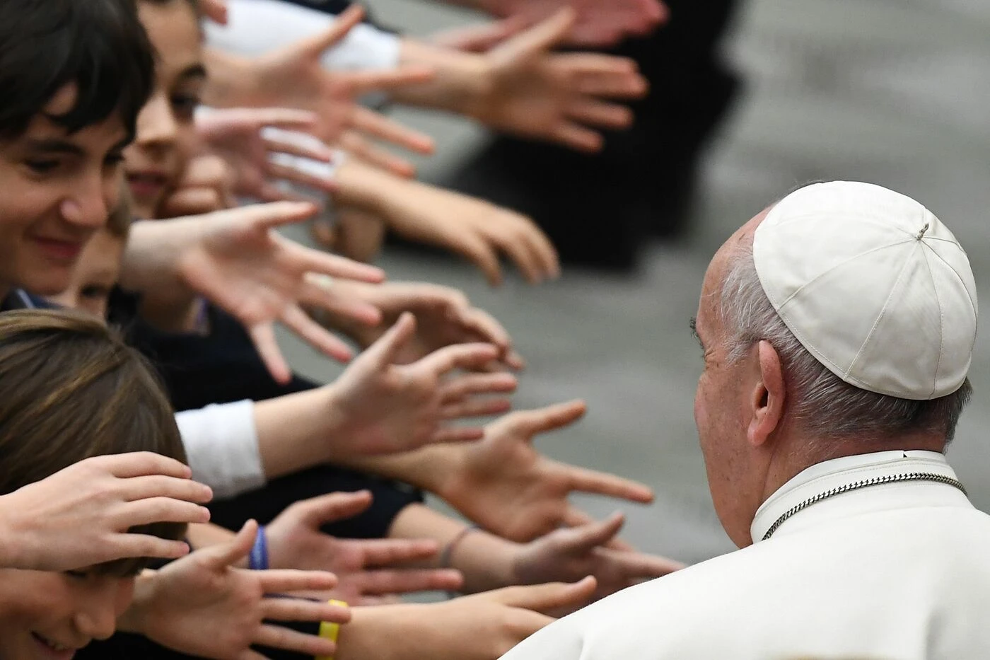 Vaticano e pedofilia, Papa Ratzinger devastante: "Cosa succedeva in certi seminari"