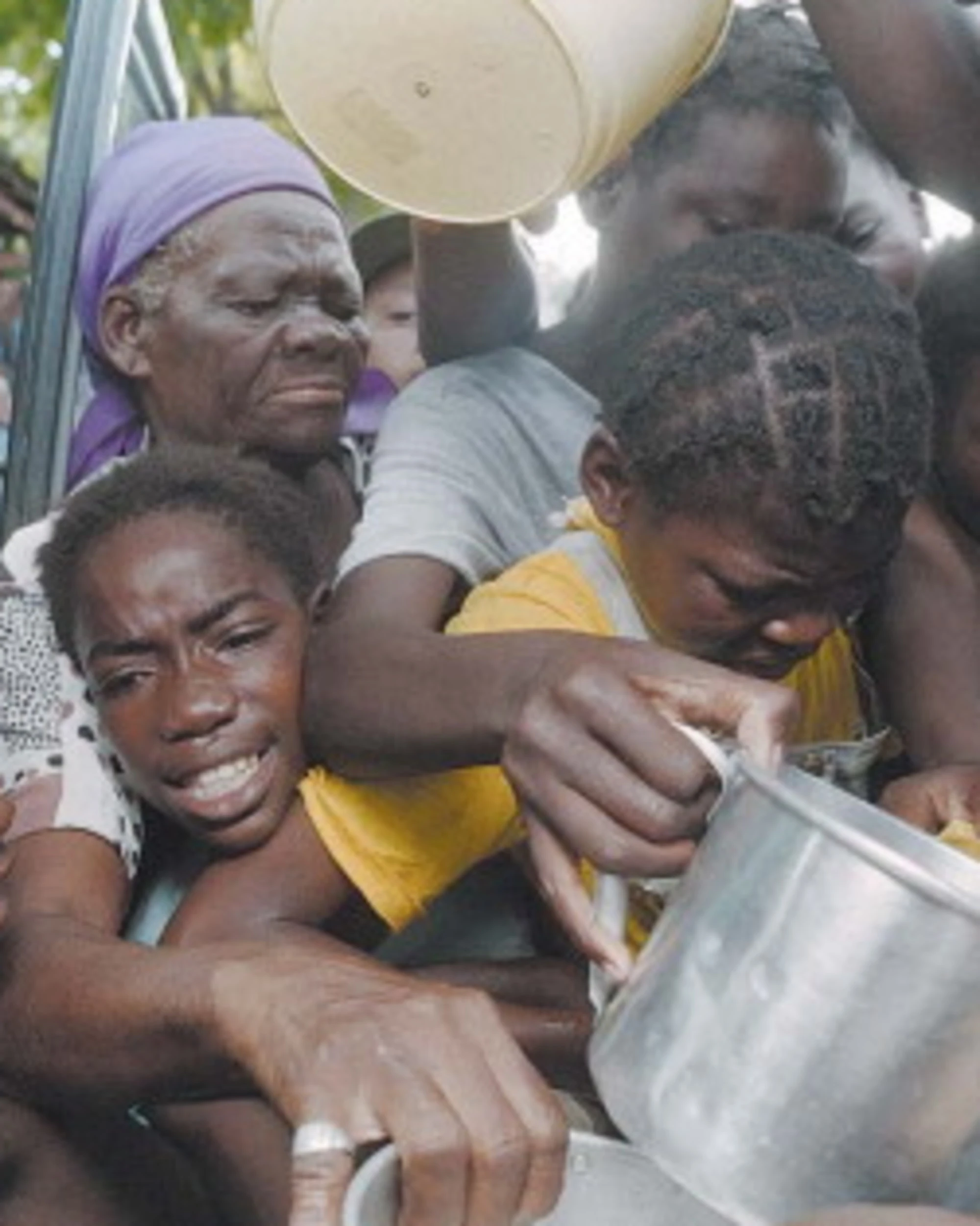 Haiti, un conto da 30 miliardi a Macron per le angherie francesi