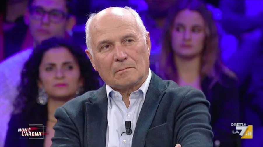 Non è l'arena, da Massimo Giletti il generale Vincenzo Camporini umilia i politici italiani: la sua bomba sulla Siria