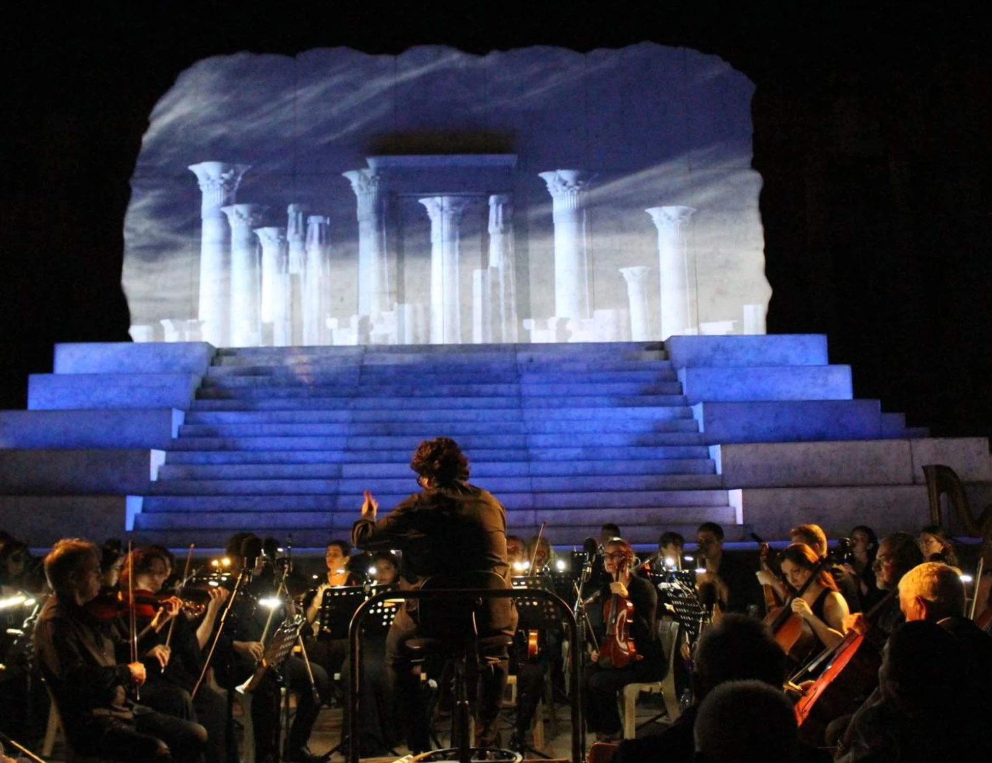 TAORMINA, ARLIA MAESTRO DELLA FUSION TRIONFA CON VERDI E MORRICONE