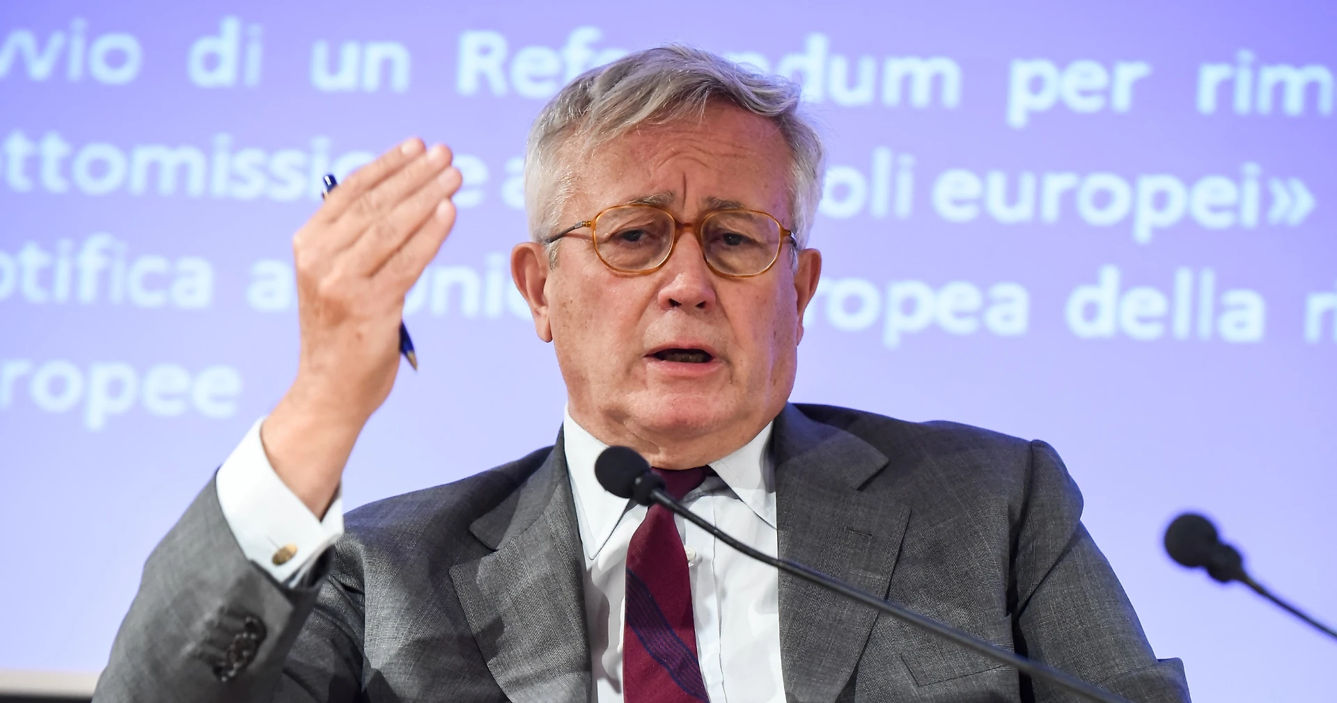 Giulio Tremonti: "È necessario ponderare le fughe in avanti sull'uscita dall'Euro"