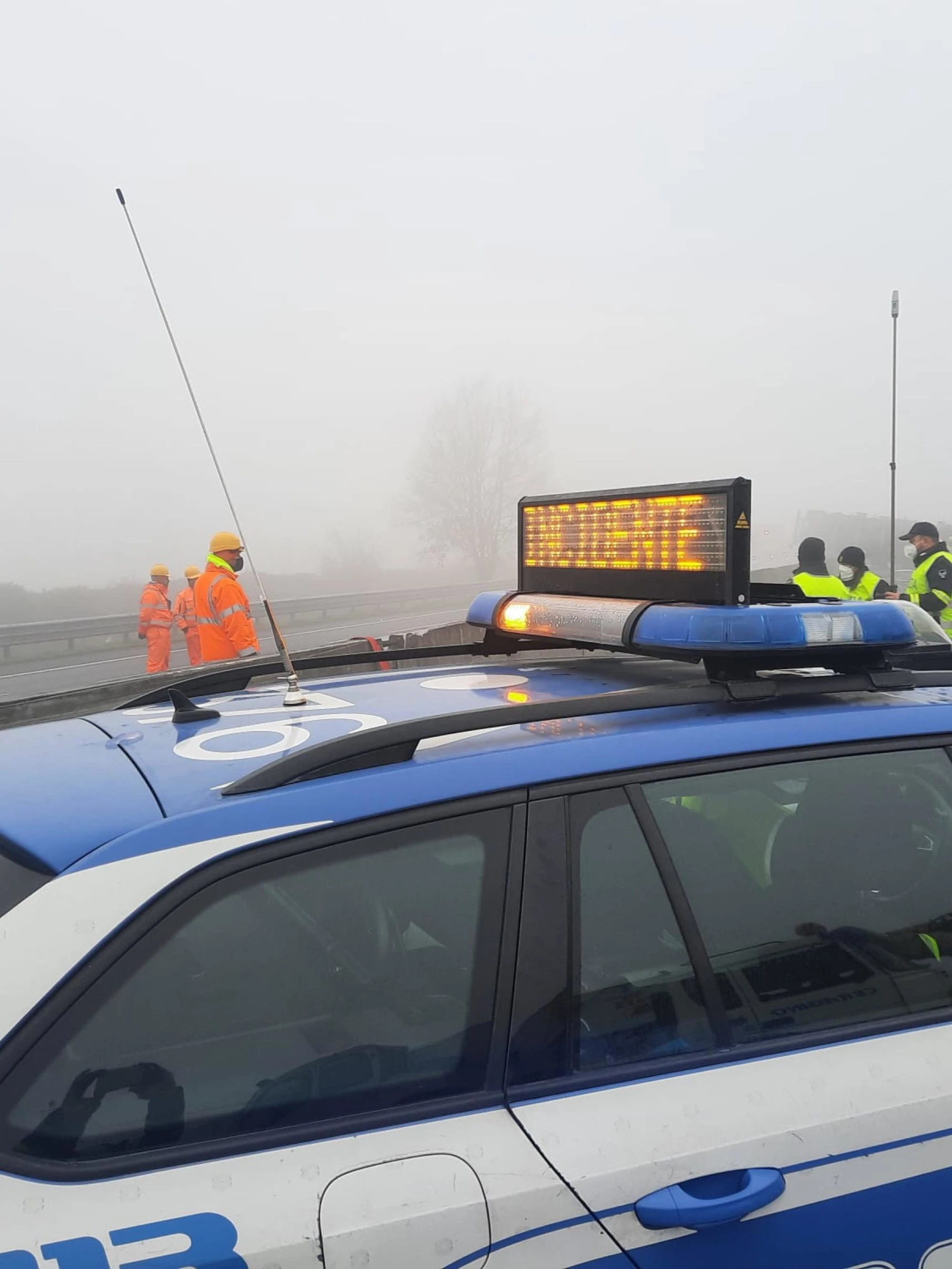 Piacenza, non si ferma all'alt: scatta l'inseguimento, per la donna alla guida finisce male