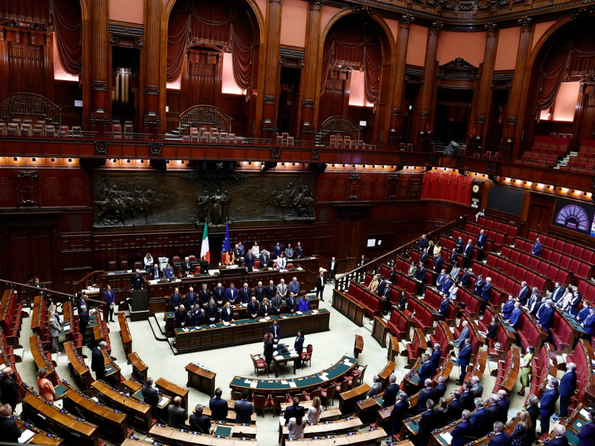 Flotilla, la sinistra occupa i banchi del governo: caos alla Camera