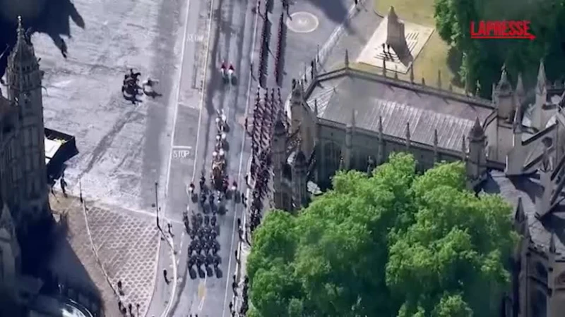 https://media.liberoquotidiano.it/JUJsNEyTzFRi_oVAev6_pvZ6RwvJ7fYlLTaYE3e6PZk/width:800/quality:90/aW1hZ2VzLzIwMjYvMDUvMTMvMTIxODEyOTk0LWU4YjAzYmVhLTU2Y2ItNGJkNC1hMzVkLTkwMmI0NGJmMzJiOS5qcGc.webp