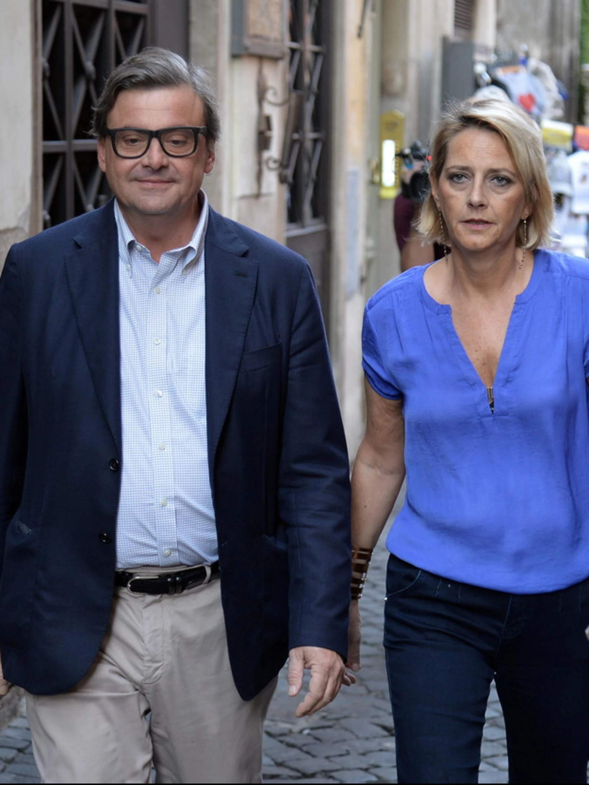 Carlo Calenda finisce fuori di casa: "In hotel dopo la lite con mia moglie"