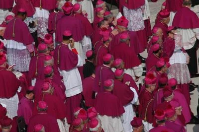 Coronavirus, i vescovi lombardi: "Il 1 marzo seguite la messa da casa"