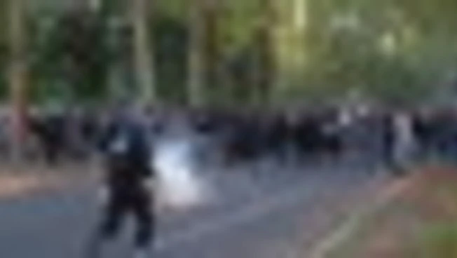 Francia, studenti in rivolta nei licei, governo attiva unità di crisi