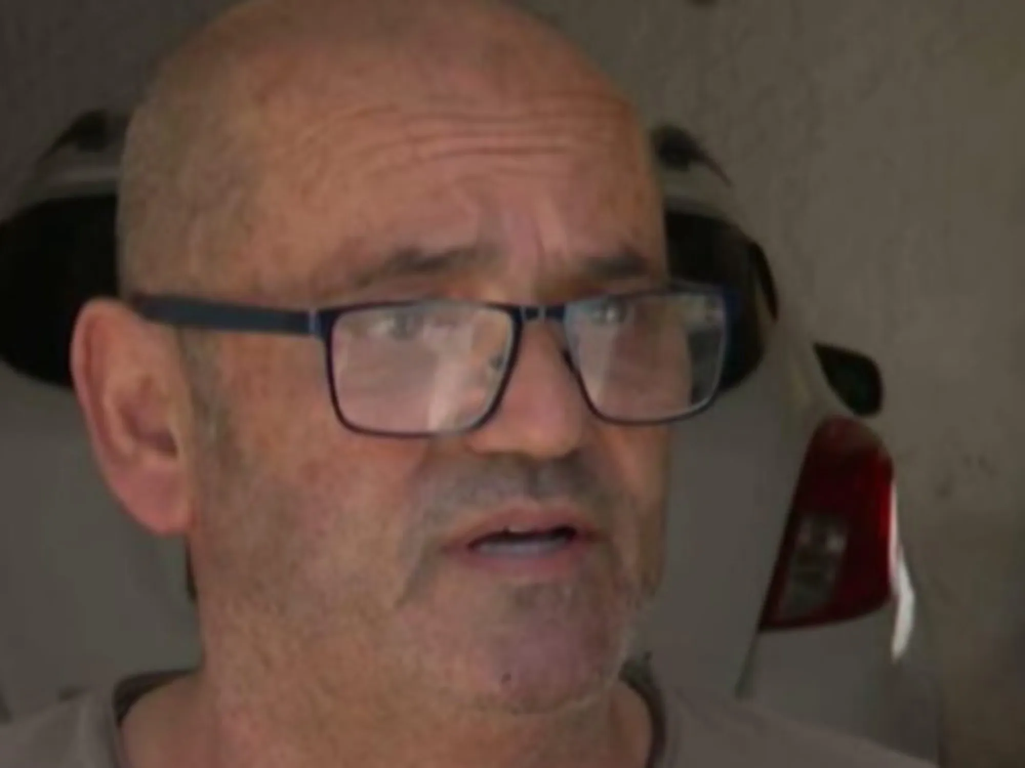 Leggi l'articolo: Il prof che insultò la figlia di Meloni si è lanciato nel vuoto