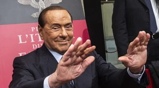 Silvio Berlusconi, retroscena pesante: "Torna all'Europarlamento mercoledì". Poltronissima con l'aiuto della Merkel?