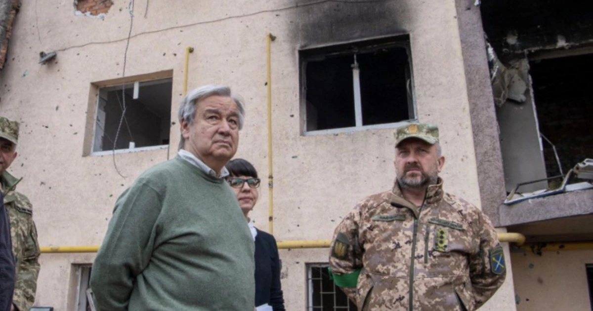 Ucraina, la guerra in diretta. Zelensky-Guterres, "forti esplosioni a Kiev": attacco all'Onu. E Biden insulta ancora Putin