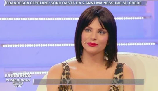 Pomeriggio 5, Francesca Cipriani cambia look e cerca l'amore: "non ricordo da quanto tempo non faccio l'amore"
