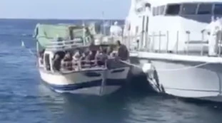 Immigrazione, "Lampedusa sotto assedio": raffica di sbarchi in poche ore, la denuncia di Salvini