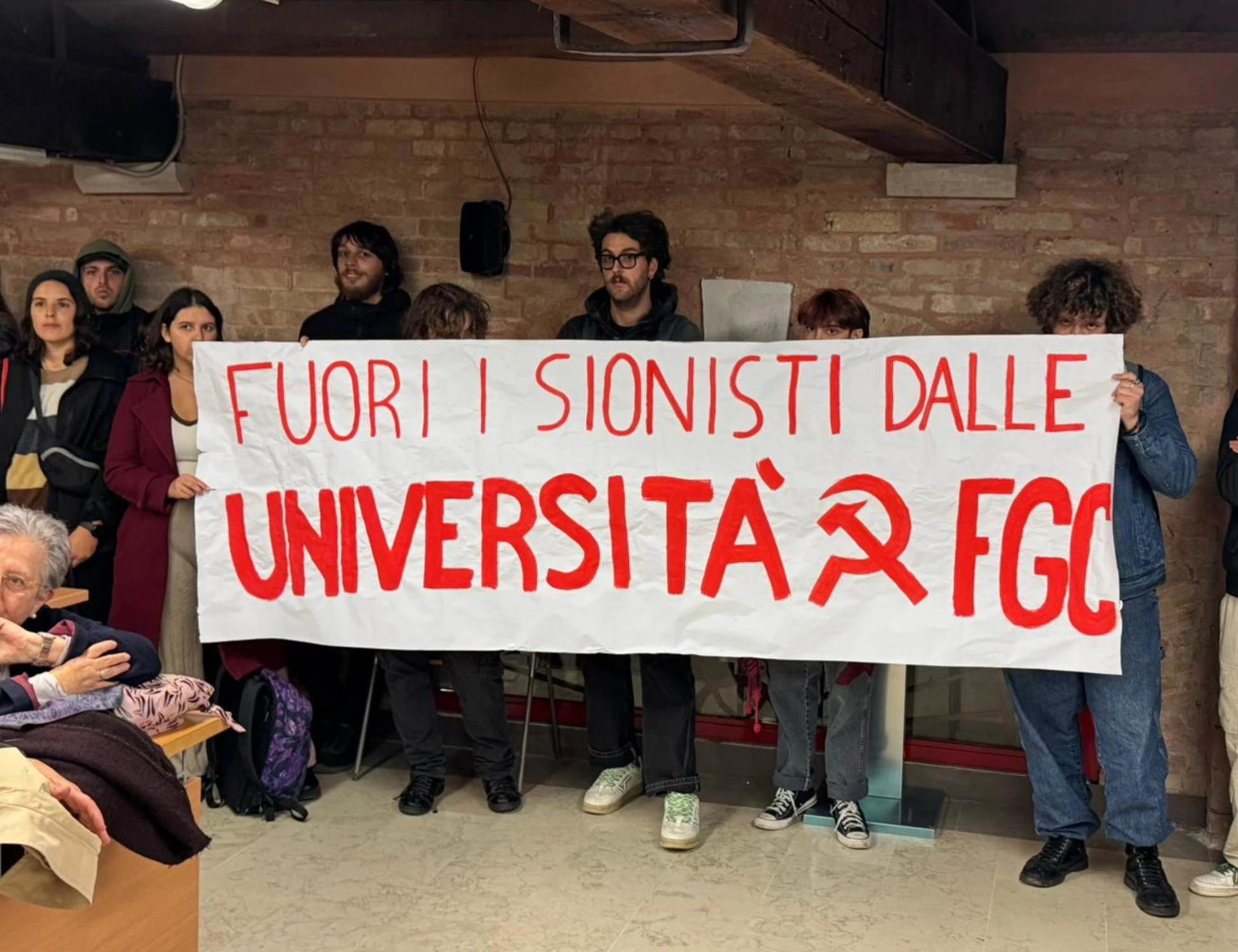 La matrice è rossa, ma i progressisti parlano di fascismo