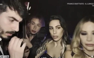 Sanremo, il dietro le quinte: "Fatemi parlare con chi l'ha deciso", Bambole di pezza gelate