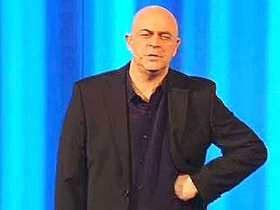 Crozza apre Sanremo. L&apos;annuncio di Fazio: &quot;Cosa farà? quello che vuole&quot;