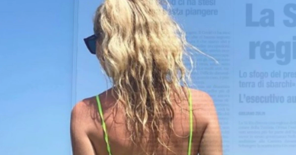 Chiara Ferragni, la foto del lato B in microbikini manda in tilt i fan: "Sei bellissima"