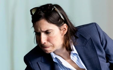 Elly Schlein, chi vuole spedire al Quirinale: "Lui meglio di Bersani"