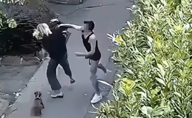 Genova, tre rapine in un'ora: aggredita anche la moglie di Matteo Bassetti