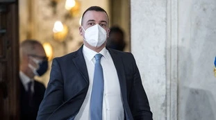Rocco Casalino, l'affondo di Aldo Grasso: "Faccia un atto di generosità, torni in tv"