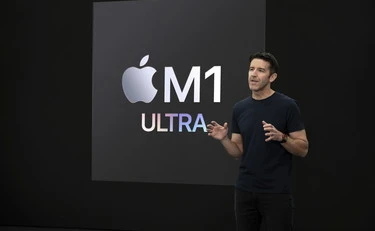 Apple, John Ternus nuovo Ceo: addio Tim Cook, rivoluzione ai vertici. Cosa cambierà