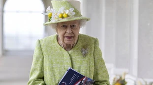 Regina Elisabetta, "non lo avrà mai". Clamoroso a corte, Kate Middleton massacrata: godono Meghan e Harry