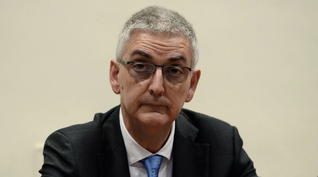 Coronavirus, Brusaferro: "Curva mostra situazione di decrescita, ma serve la soglia di 1 per contagi". Quando arriverà? Mistero