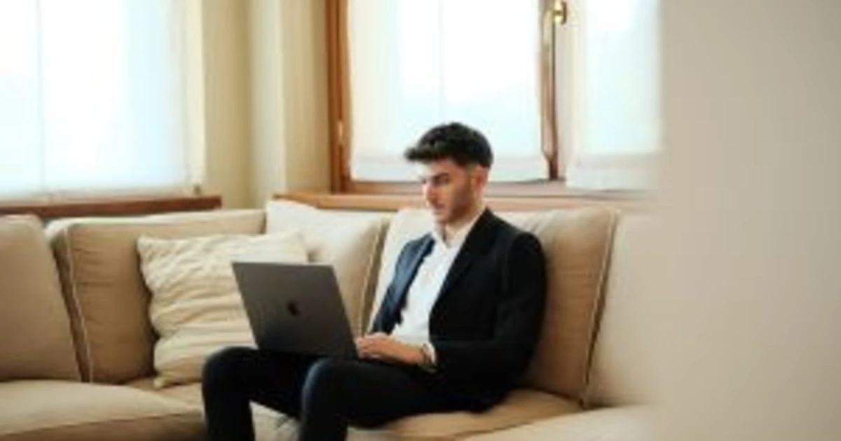 Riccardo Ruggeri: il giovane imprenditore che ha trasformato i suoi sogni in successi digitali