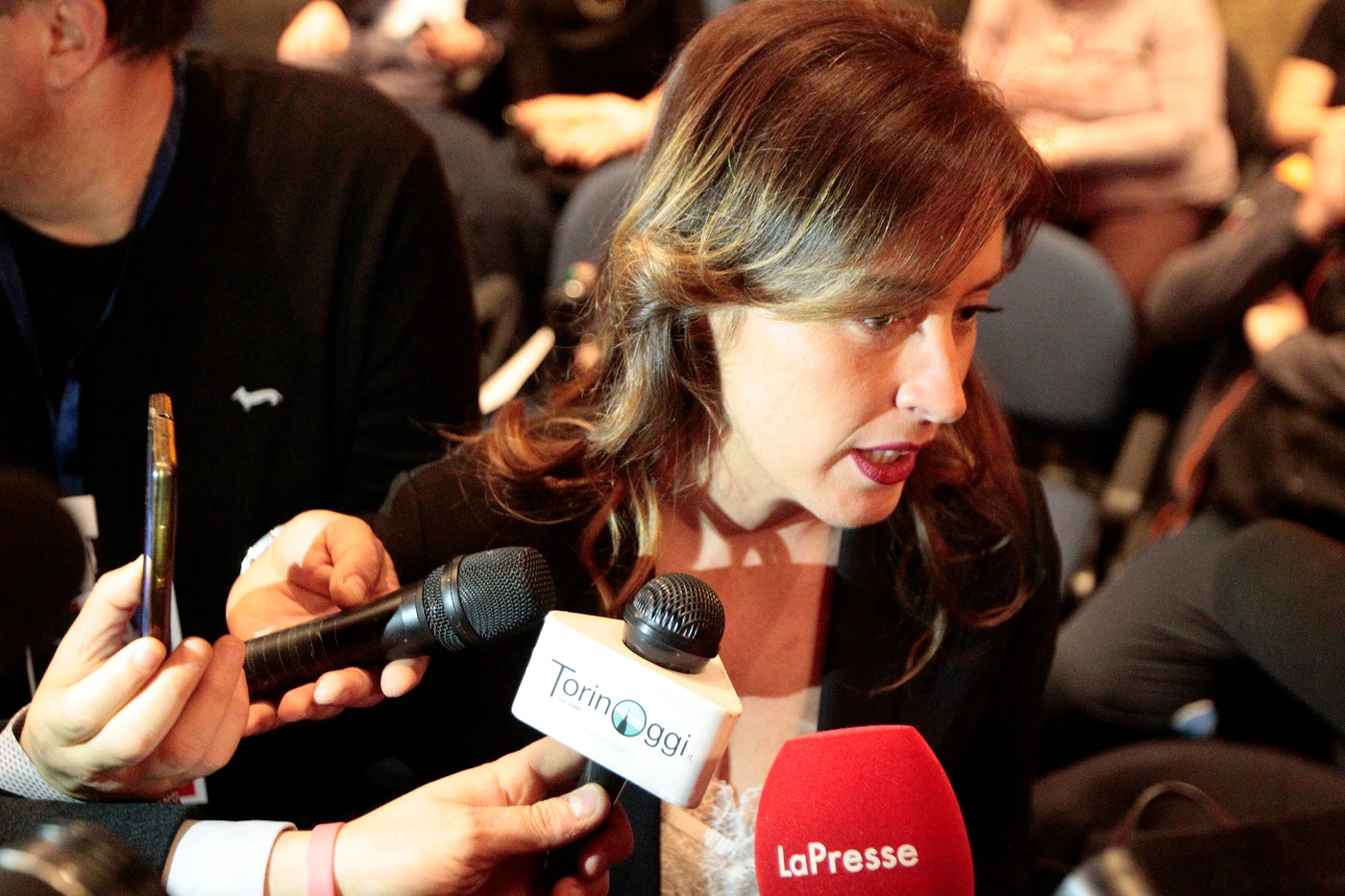 Maria Elena Boschi fregata dal Pd, Renzi bombarda: "Non mi occupo più del partito, ma...". Scissione in vista?