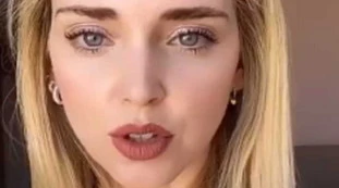 Ddl Zan, Chiara Ferragni contro il voto in aula dei politici: "Alcuni parlavano di ciccioni, altri ululavano"