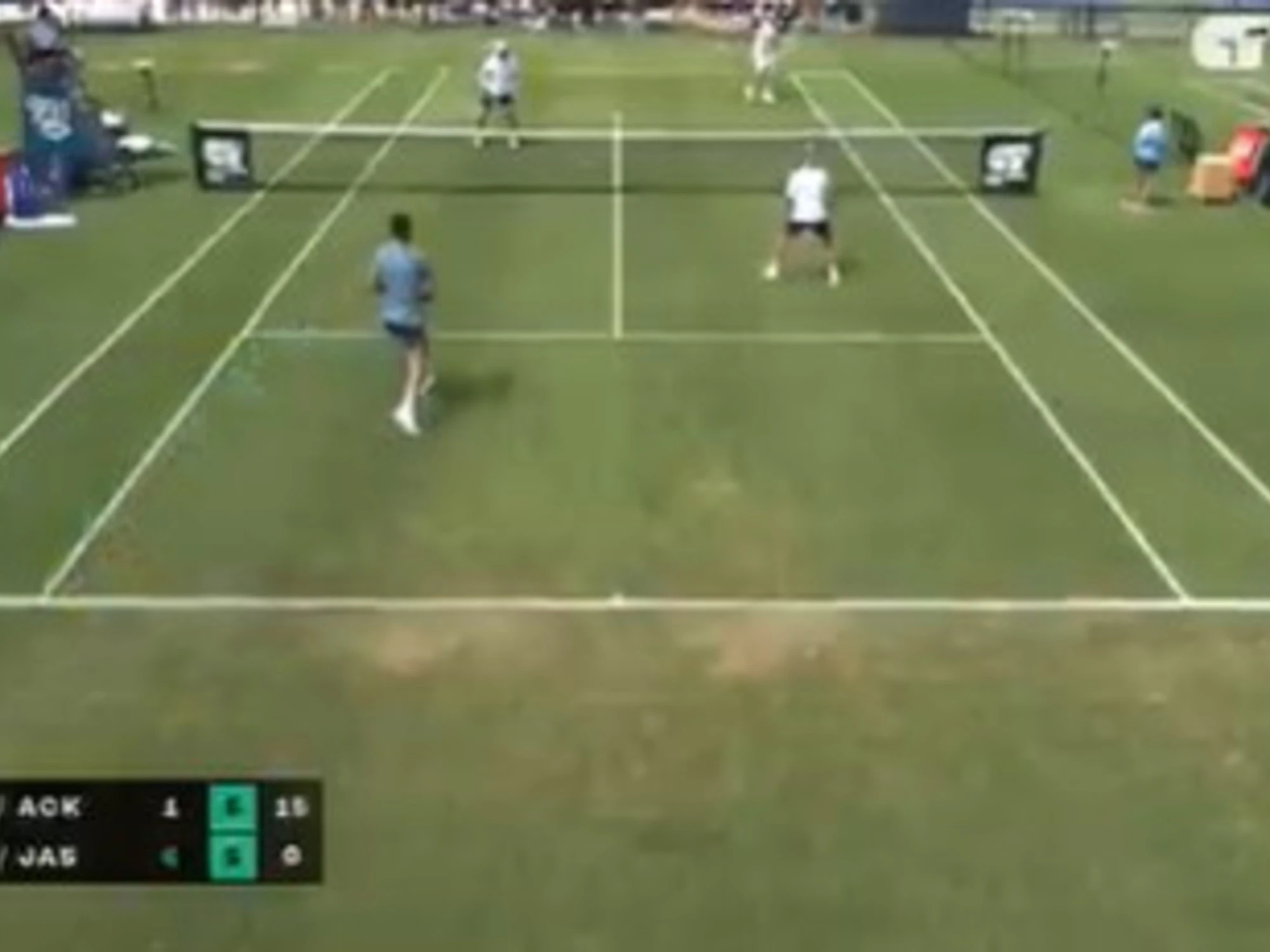 Newport, il miliardario umilia il tennis: al torneo ufficiale... tifosi furiosi