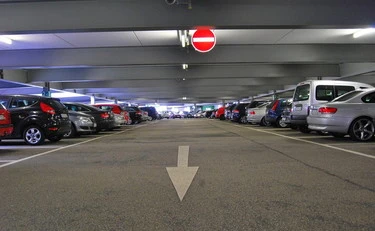 Campobasso, egiziano tenta lo stupro nel parcheggio di un supermercato