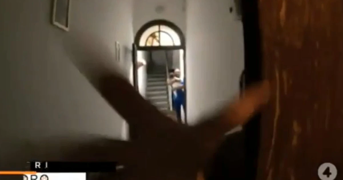 Fuori dal coro, "spegni": poi la minaccia di un brutale pestaggio. Africani abusivi, aggredita l'inviata Mediaset