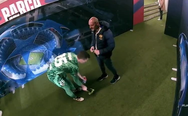 Barcellona-Inter, Szczesny e il tattico di Inzaghi beccati così: il video è un caso