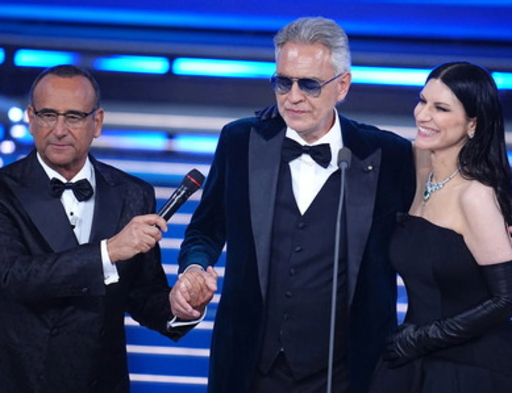 Sanremo 2026, il teorema dei compagni: gli artisti di destra non possono andarci