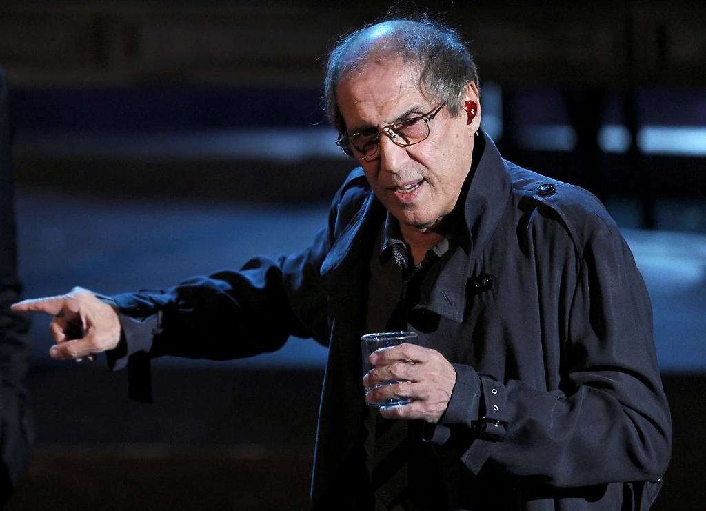 Celentano contro Farinetti: "La tua è cultura di facciata"