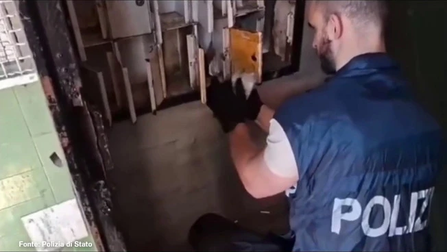 Blitz a Roma nella filiera della droga "a due", 4 arresti tra pusher e vedette