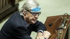 Vittorio Sgarbi, addio politica e impensabile ritorno? La voce ai piani altissimi Mediaset