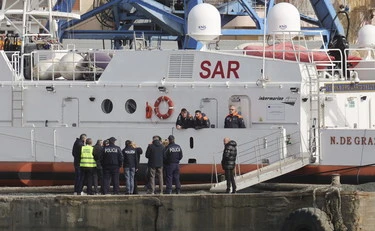 Migranti, la Banca mondiale promuove l'Italia: sonora lezione alla sinistra