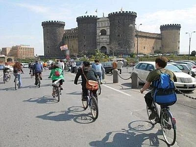 Due ruote a portata di smartphone, a Napoli via a progetto bike sharing