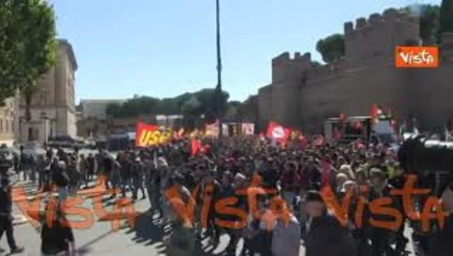 https://media.liberoquotidiano.it/JuDEJZF34m90hmFJRWhYouGbadIKc0PrL3nCtFDtcUM/width:800/quality:90/aW1hZ2VzLzIwMjUvMTAvMDMvMTY0NjEzMTg1LWFlNjc1MDZiLTAxNTgtNGQ1Ny05NzI2LTFhYTczYjFjNjJhOC5qcGc.webp