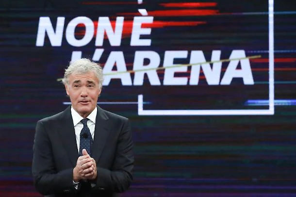 Non è l'Arena, Massimo Giletti e la minaccia dello spread: con chi si parla della (possibile) Apocalisse