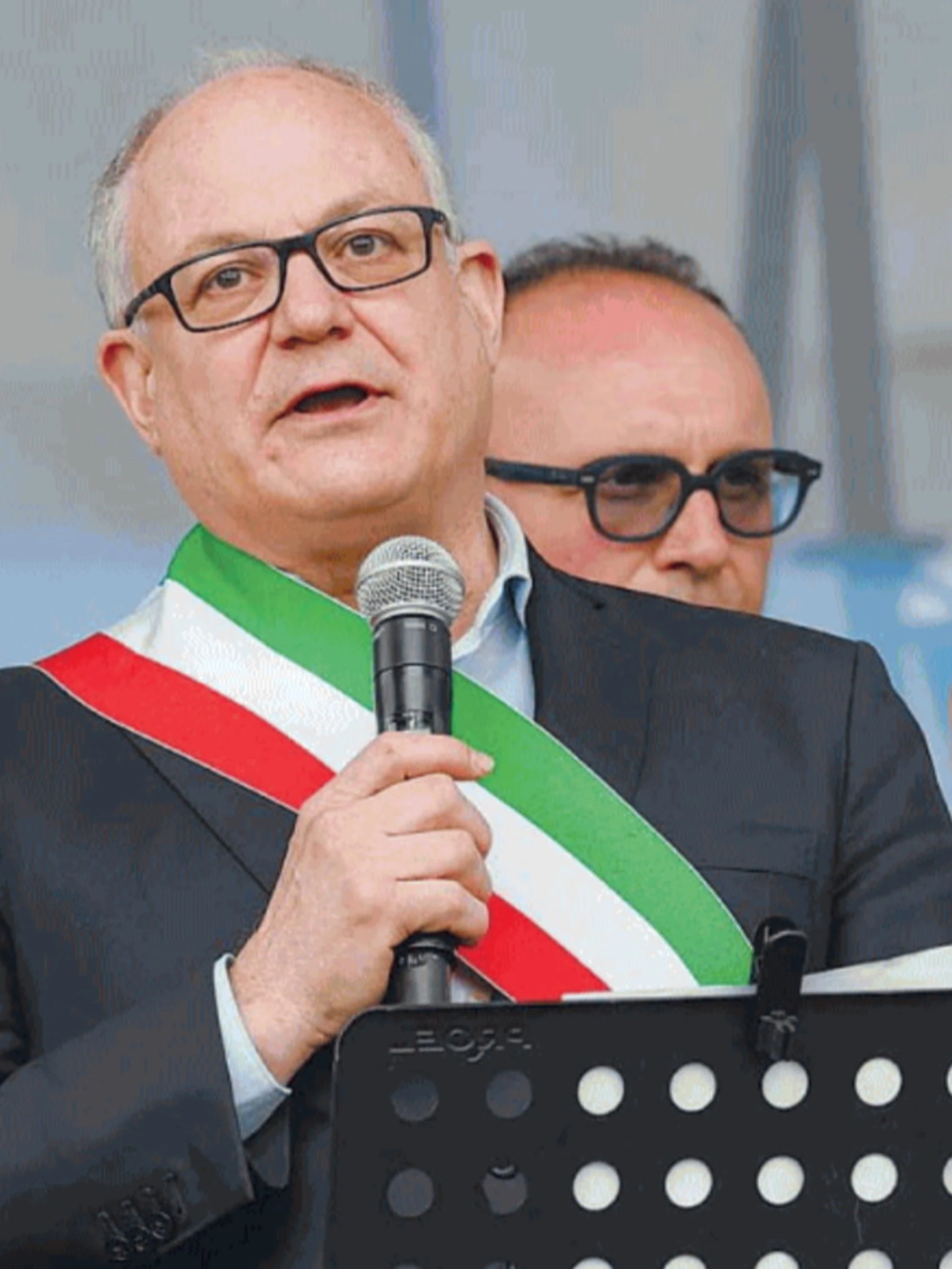Michele Serra in piazza? Hanno pagato i romani: cosa devono spiegare Gualtieri e Pd
