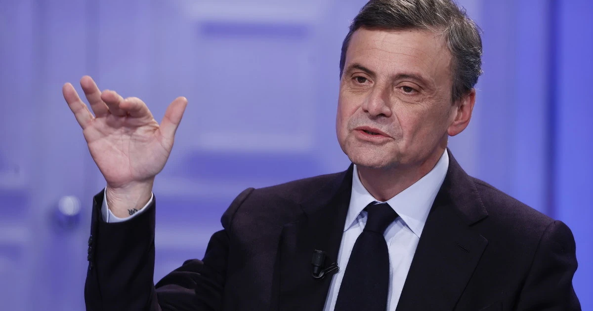 Carlo Calenda contro il Pd: "Calci nel sedere a Conte, altro che pezze da piedi"
