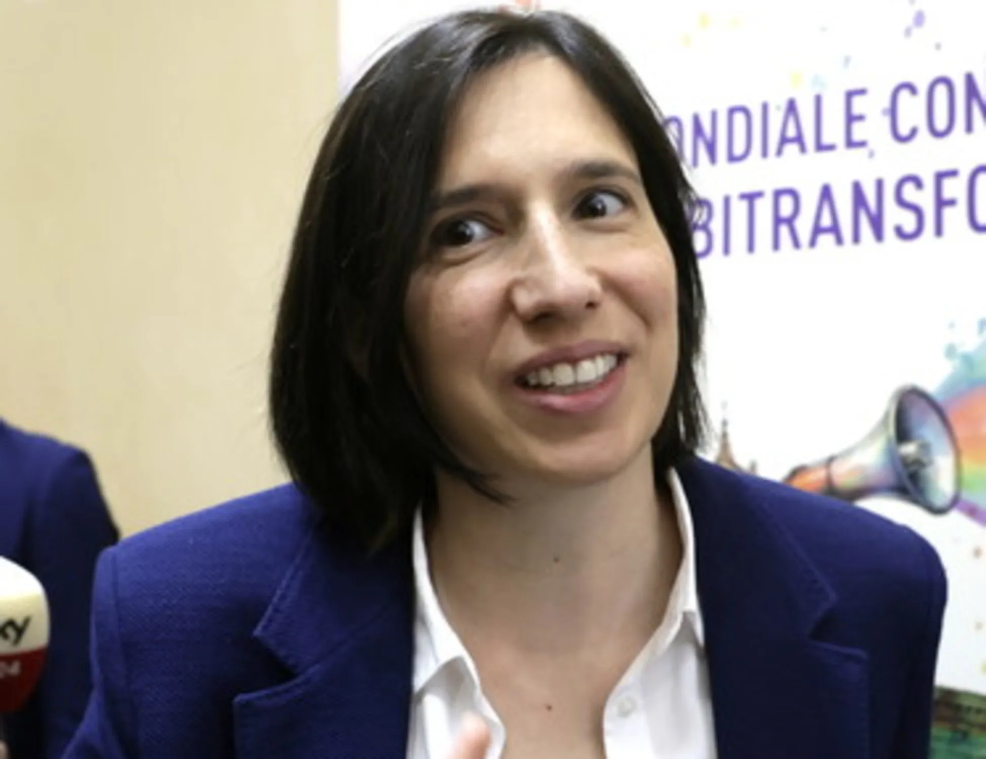 Leggi l'articolo: "Patrimoniale? Dico sì". Schlein, Suicidio perfetto: FdI la spiana