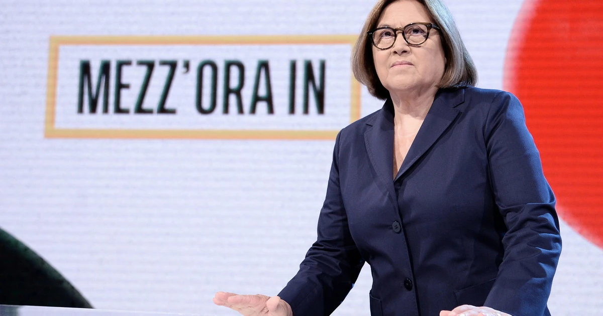 Lucia Annunziata dalla parte di Libero: "Twitter? Un fatto gravissimo, temo il grande esercito invisibile nella nostra tasca"