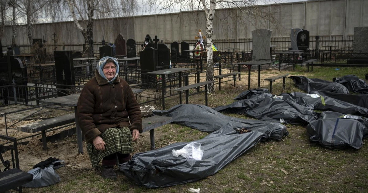 Bucha, insabbiare le stragi è un'abitudine russa: il filo rosso sangue che parte da Katyn 