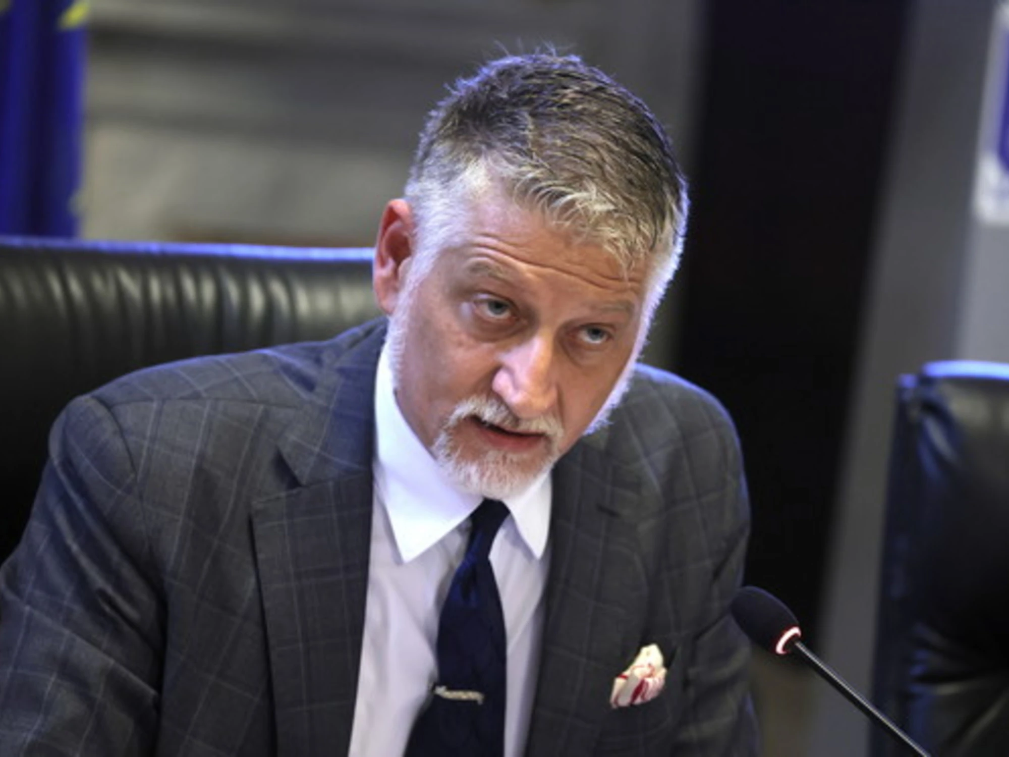 Giuli spiana Giani: "Benvenuto nella più bella sede del Minculpop"